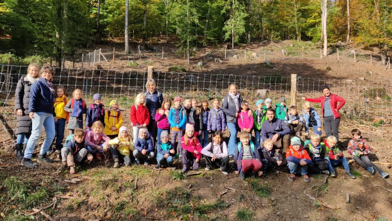 Die beiden zweiten Klassen der Naturparkschule, © Naturpark Sparbach